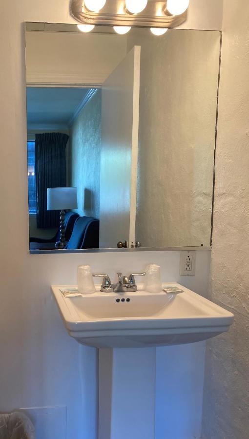 וירג'יניה ביץ' Ocean Cove Motel מראה חיצוני תמונה